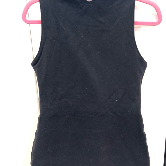 Lululemon black Whisper tank.  Size 6 (runs small) - Picture 4 of 4